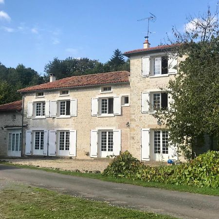 Moulin Sous La Vergne Nanteuil-en-Vallée Exterior foto